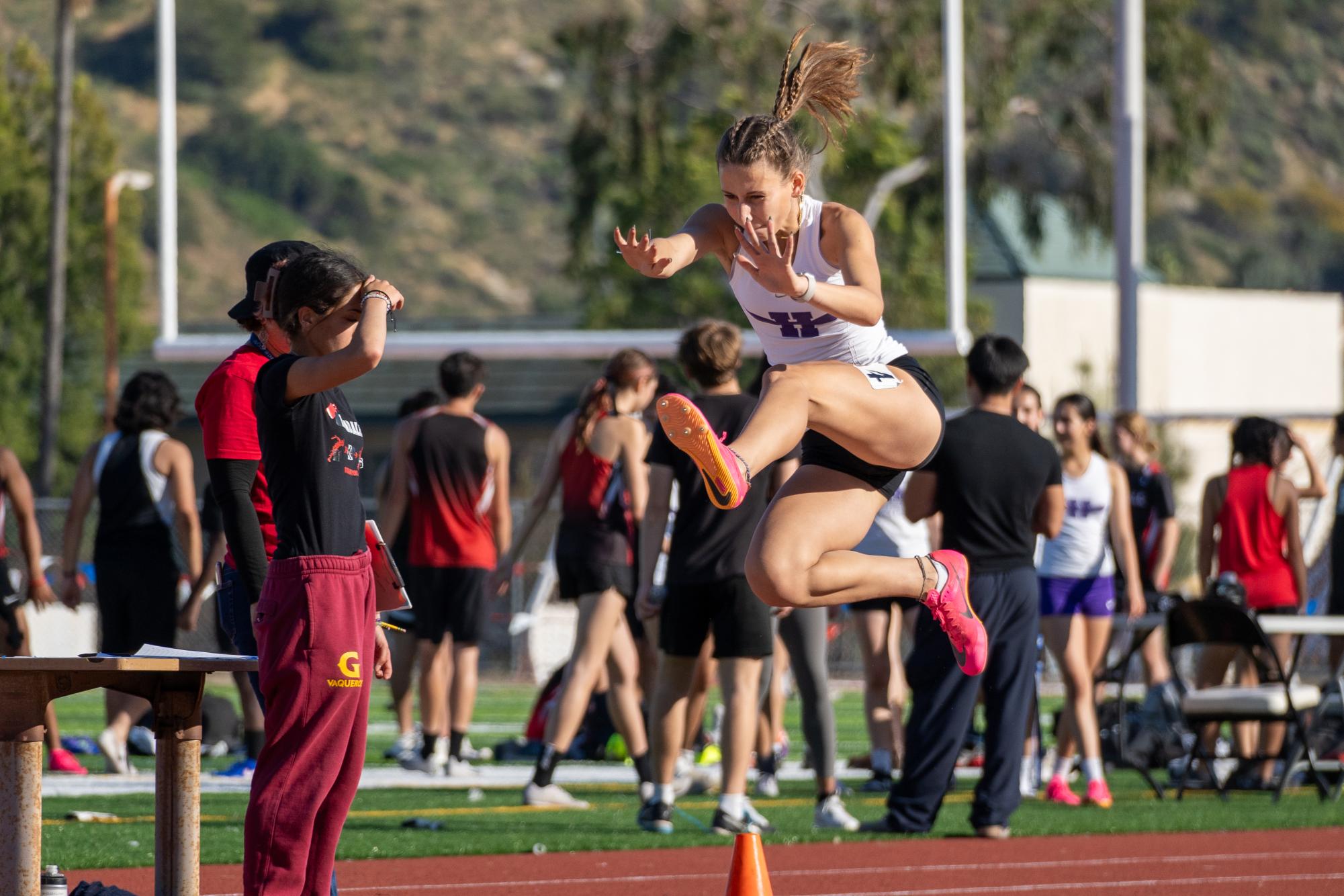Hoover High track team clinches historic win against Glendale with standout athletes