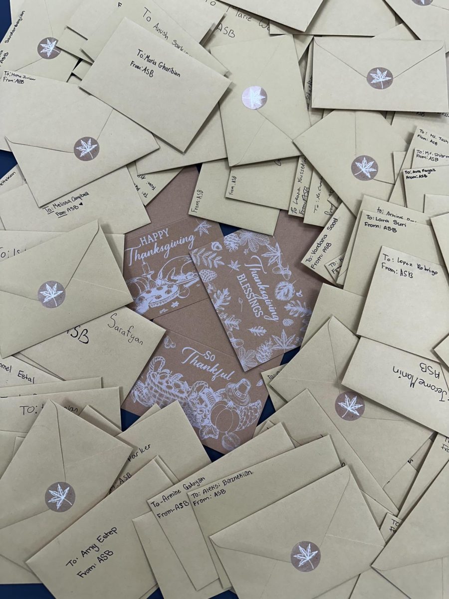 ASB Spreads Gratitude Across Campus